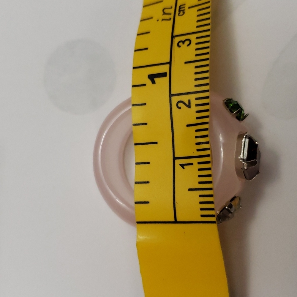 8 Plastic Costume Rings - Picture 9 of 10
